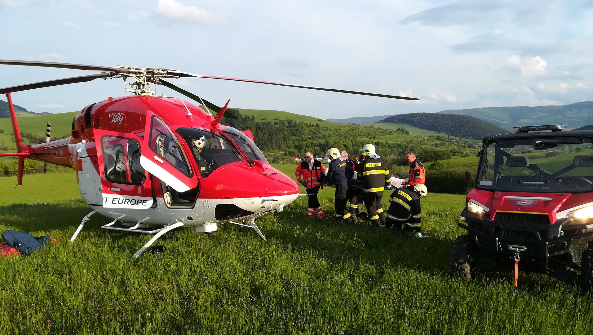 Pád paraglajdistu pri zrúcanine Kamenického hradu